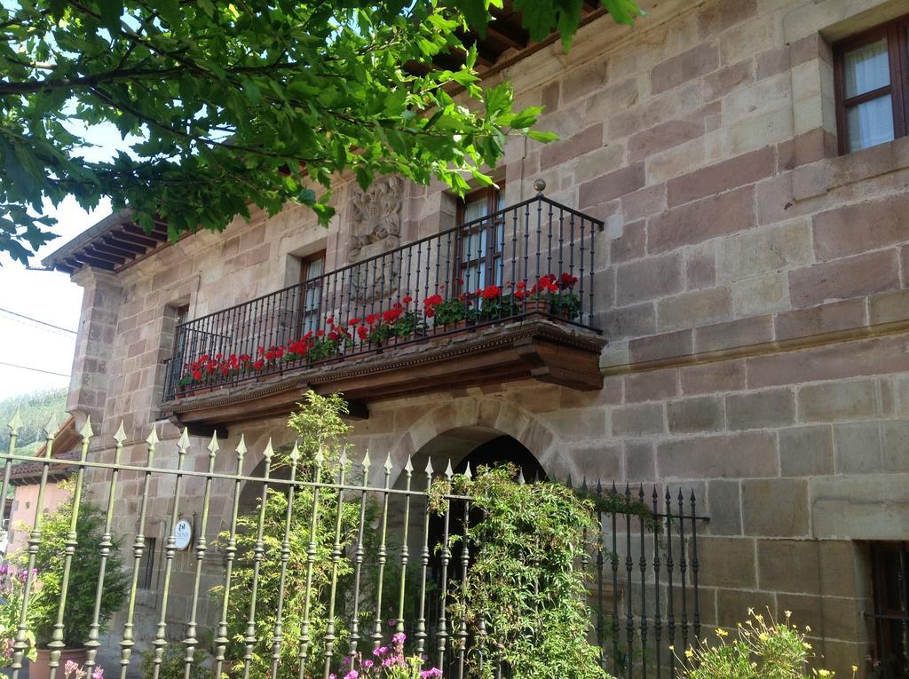 Casona De La Salceda Guest House Treceno Exterior photo