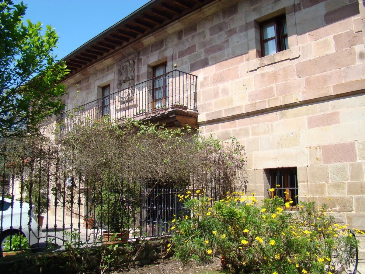 Casona De La Salceda Guest House Treceno Exterior photo