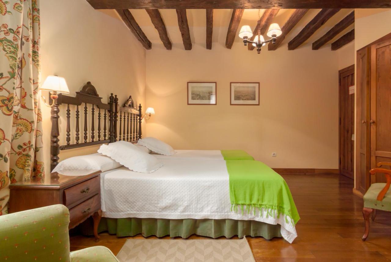 Casona De La Salceda Guest House Treceno Exterior photo